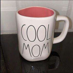 BNWT RAE DUNN COOL MOM MUG W PINK INTERIOR